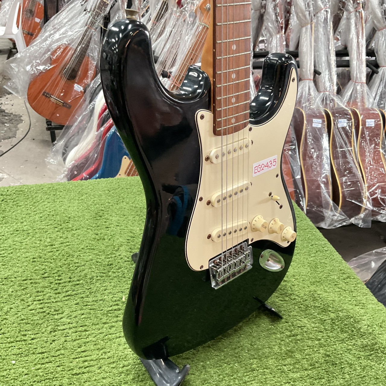 กีต้าร์ไฟฟ้า Maison