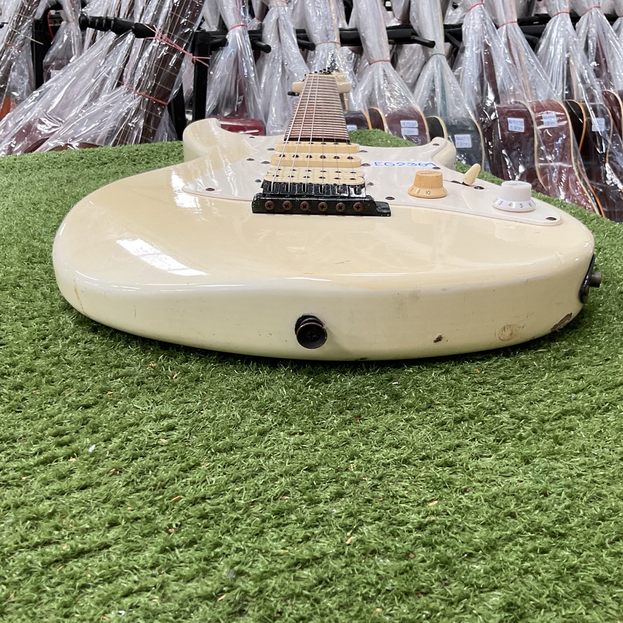 กีต้าร์ไฟฟ้า BLACK DOG : BY ARI PRO II