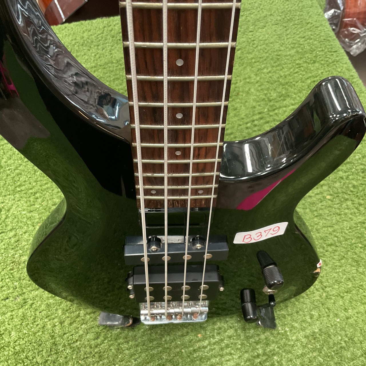 กีต้าร์เบส Aria Pro II