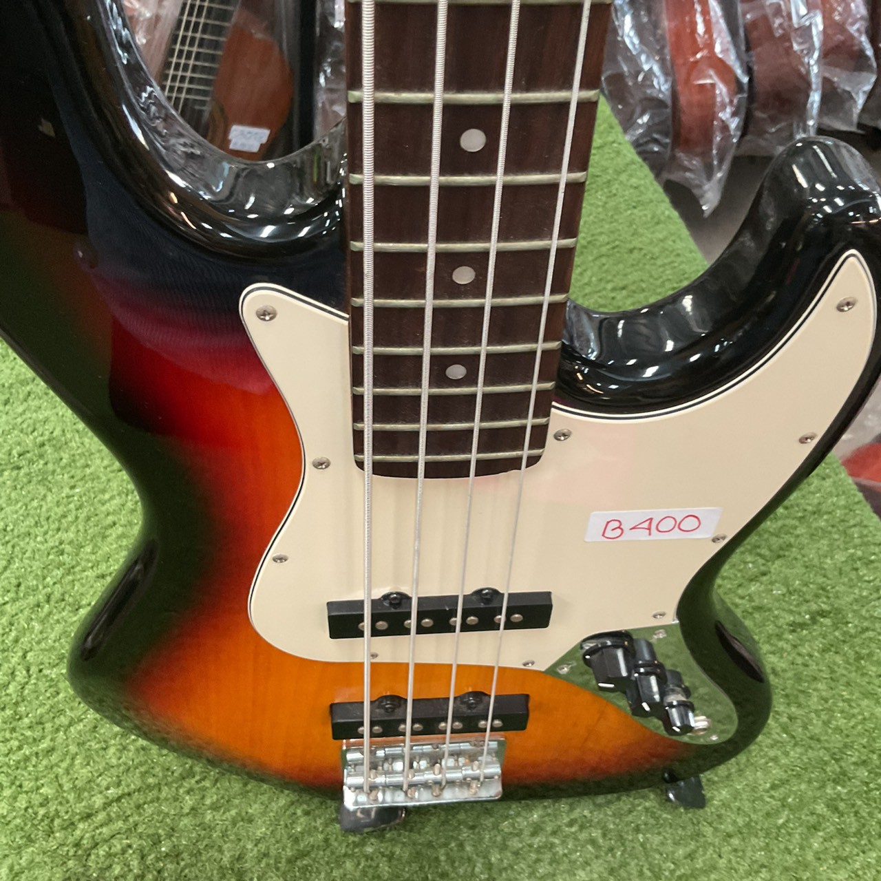 กีต้าร์เบส PlayTech