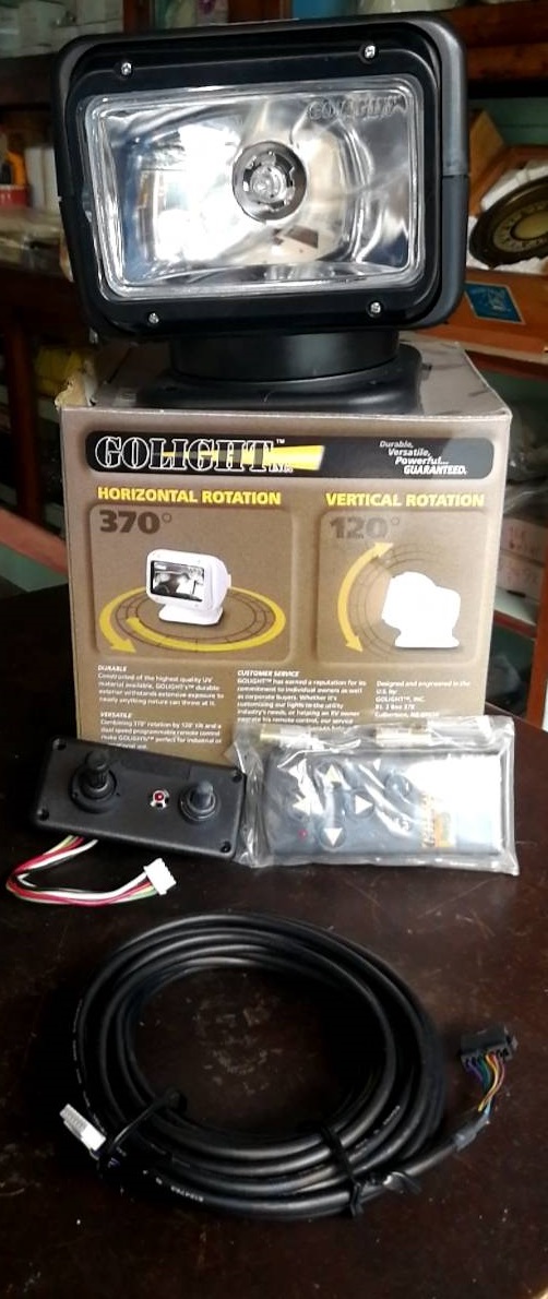 โคมไฟค้นหาแบบหมนุนได้ 360 องศา ใช้รีโมทควบคุม ใช้ไฟ DC 12V