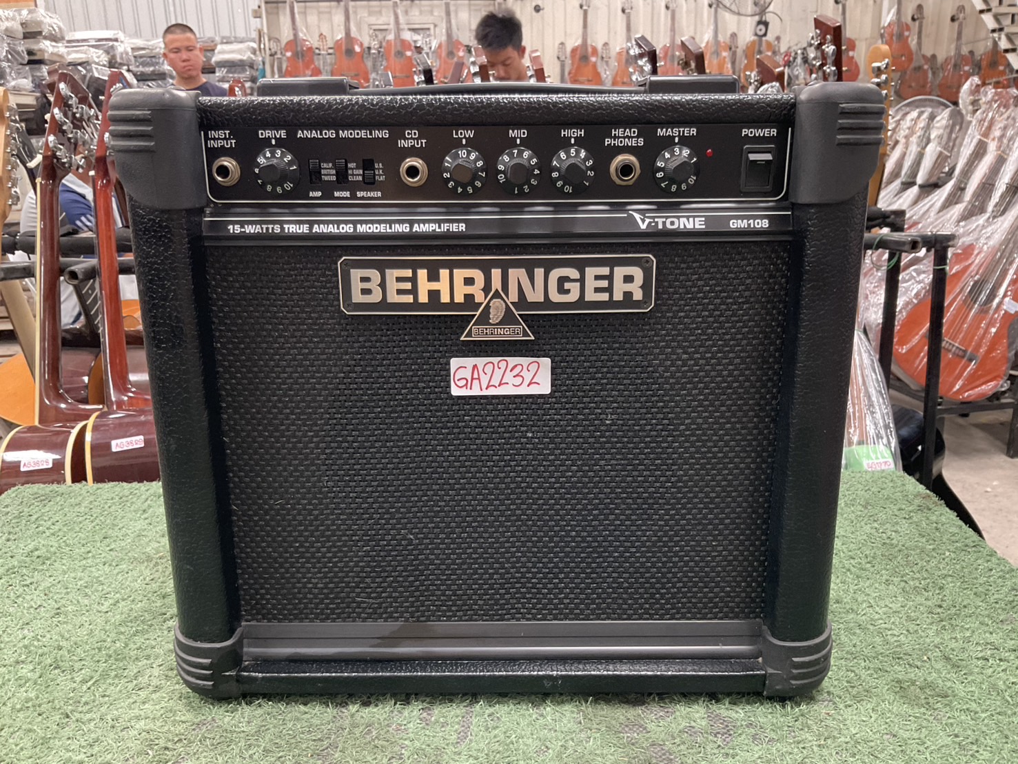แอมป์กีตาร์ BEHRINGER : V-TONE GM108