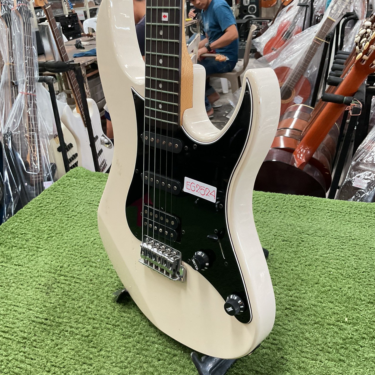 กีต้าร์ไฟฟ้า YAMAHA : YGX 112P