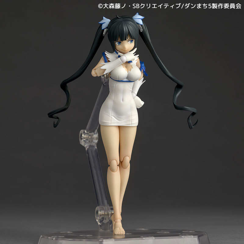 Revoltech Is It Wrong to Try to Pick Up Girls in a Dungeon? Hestia(Pre-order)