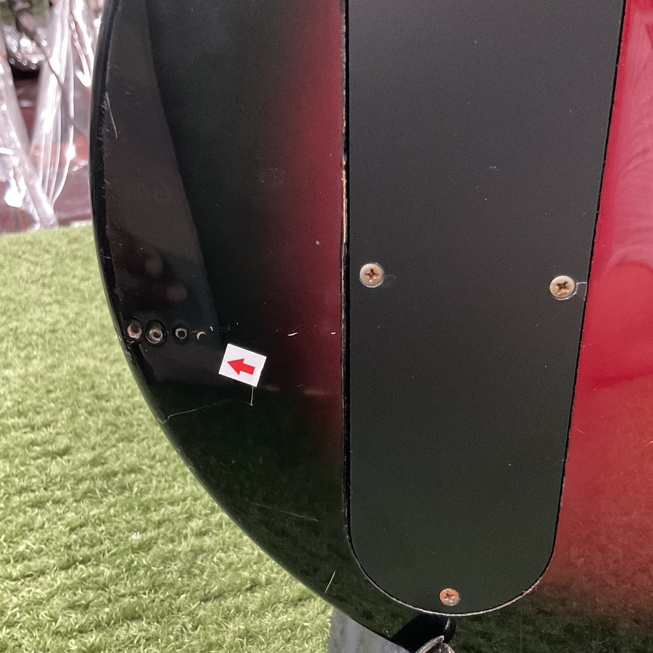 กีต้าร์เบส R