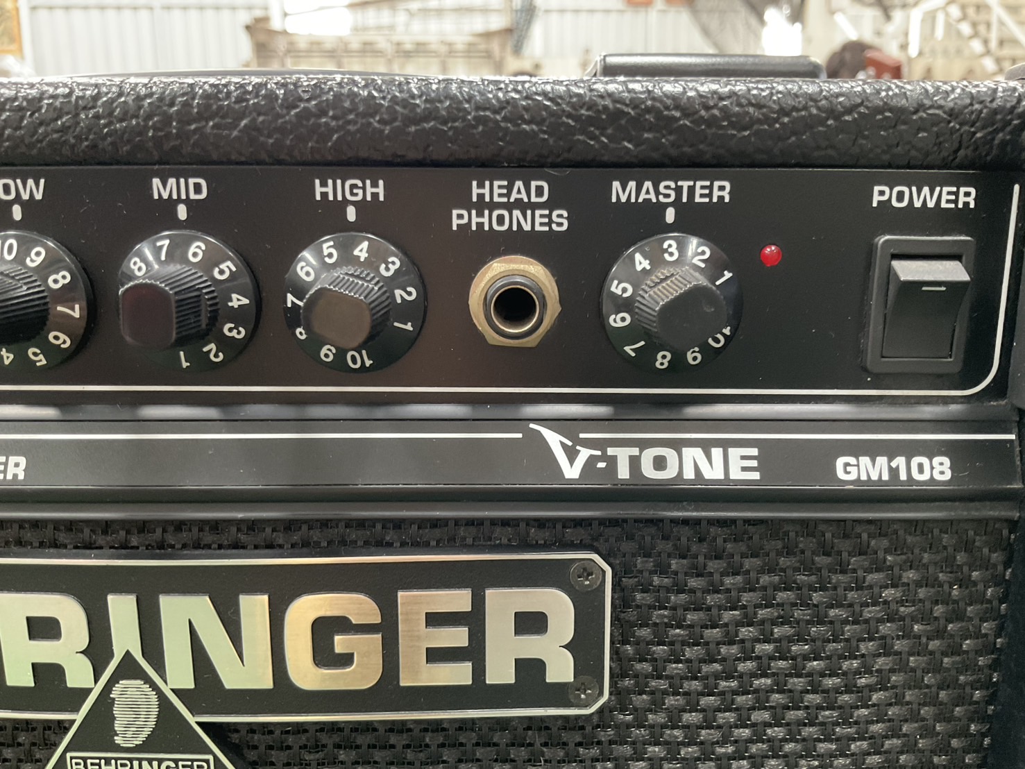 แอมป์กีตาร์ BEHRINGER : V-TONE GM108
