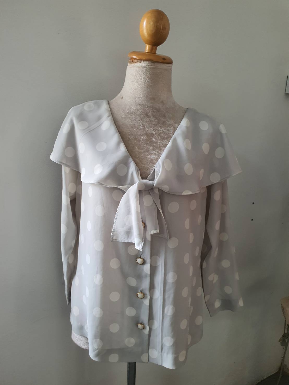 FF06477 เสื้อผ้ามือสอง ชีฟอง สีเทาลาย อก 38 นิ้ว