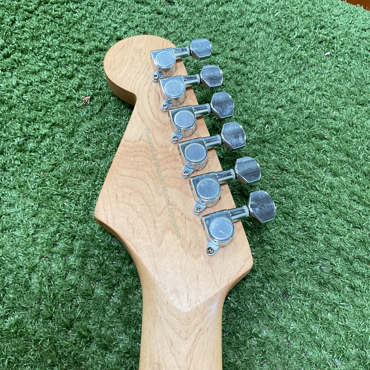 กีต้าร์ไฟฟ้า Mavis