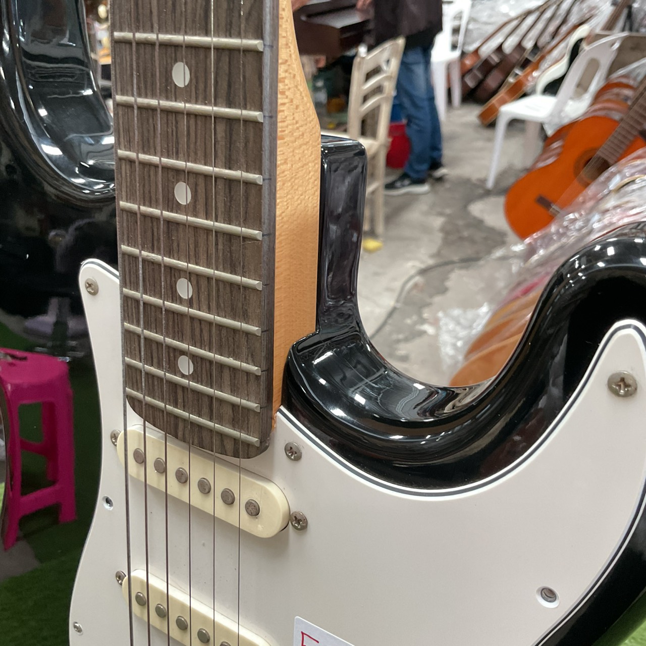 กีต้าร์ไฟฟ้า PhotoGenic