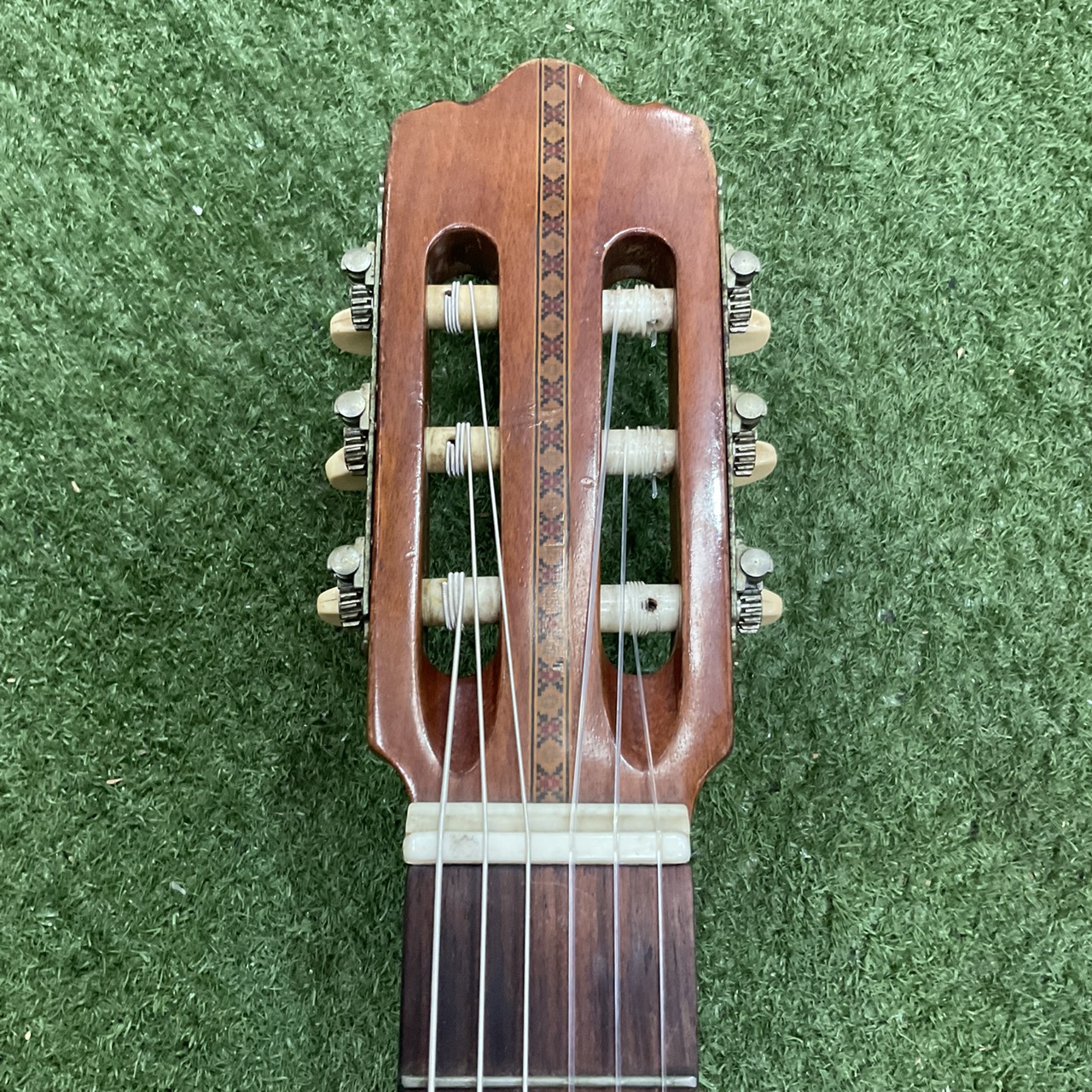 กีต้าร์คลาสสิค Abe Gut : 65A