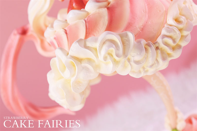 "Cake Fairies Strawberry" illustration by aruk 1/7 Complete Figure(Pre-order)