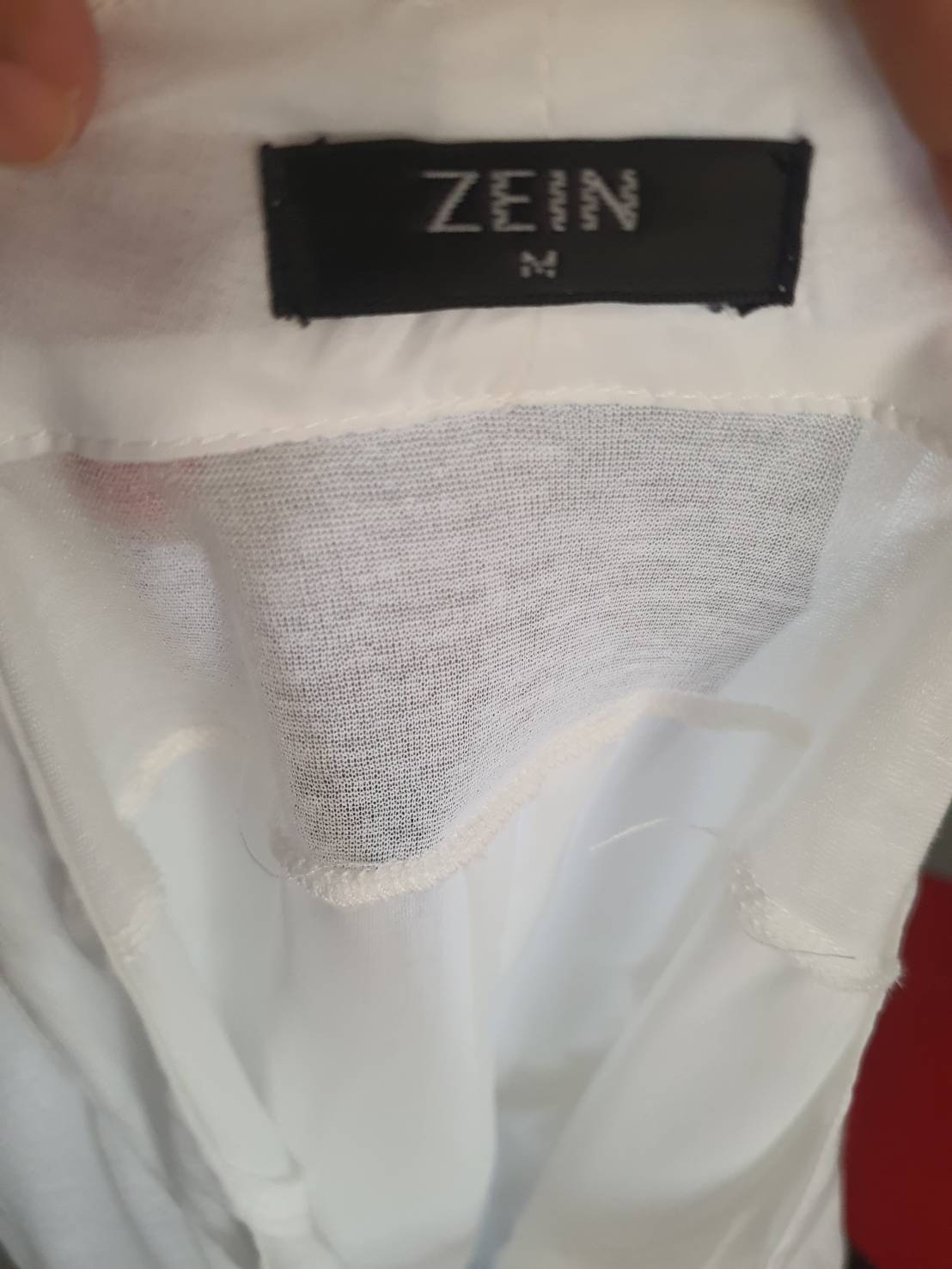 FF05888 เสื้อผ้า มือสอง สีขาว ZEIN อก 36 นิ้ว