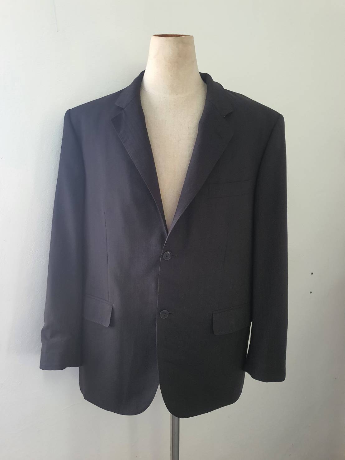 SUIT C0023 เสื้อสูท สีดำน้ำตาลเข้ม ลายทาง มือสอง SISSY อก 42 นิ้ว