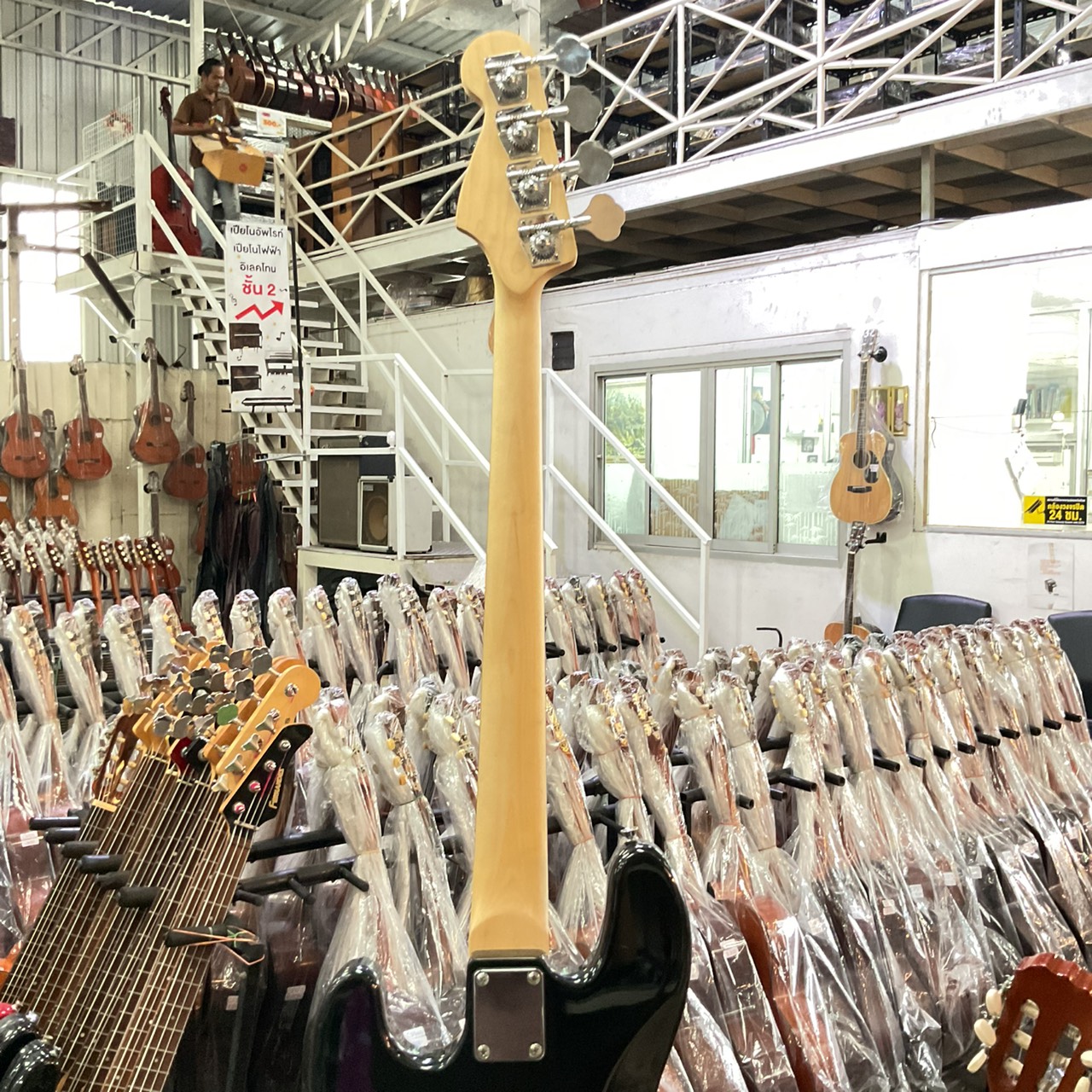 กีต้าร์เบส Sni jer (Gion)