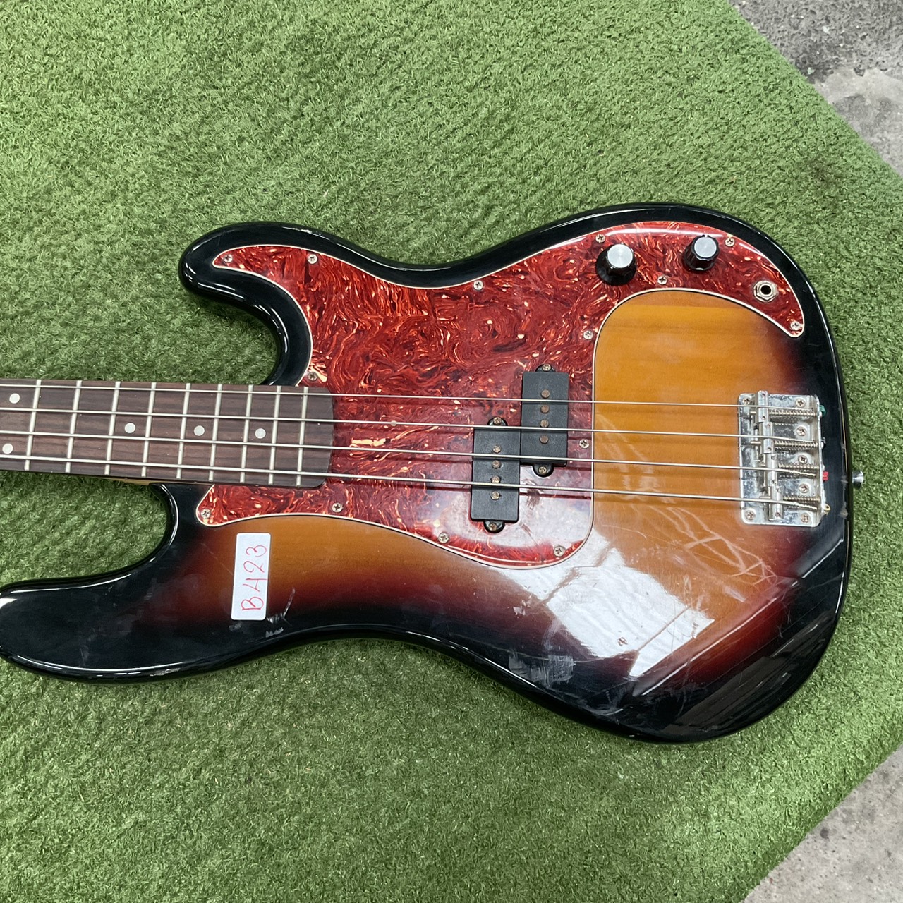 กีต้าร์เบส PhotoGenic