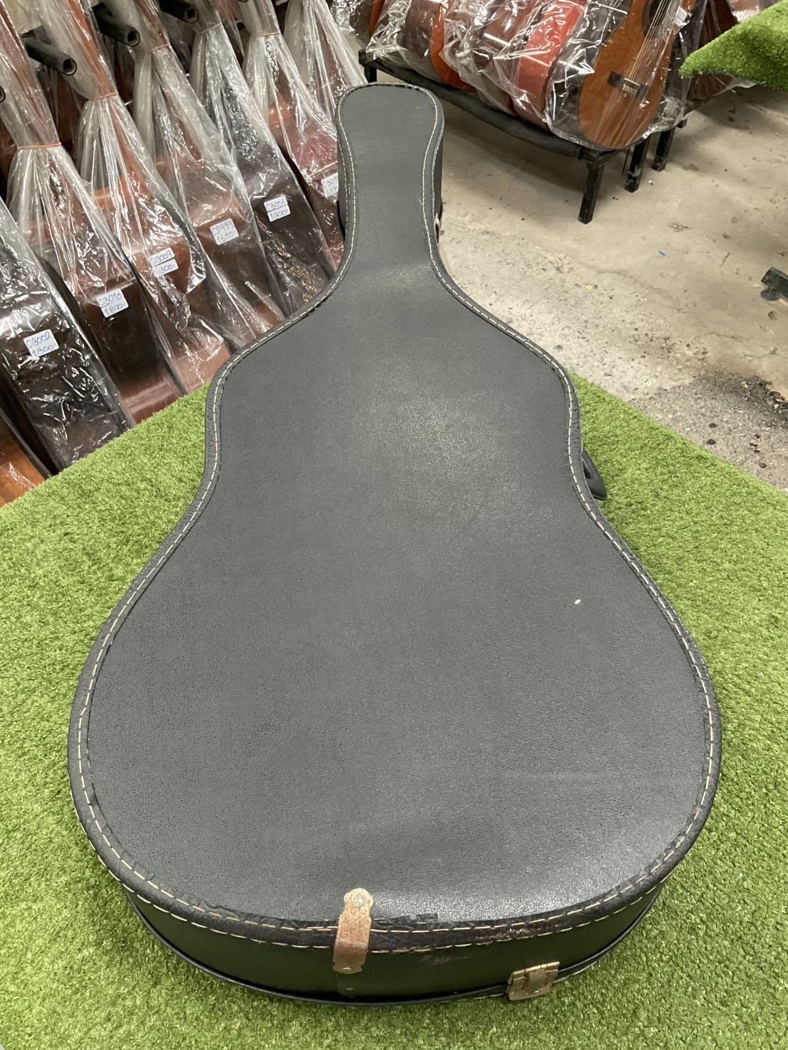 กล่องเคสกีต้าร์โปร่ง