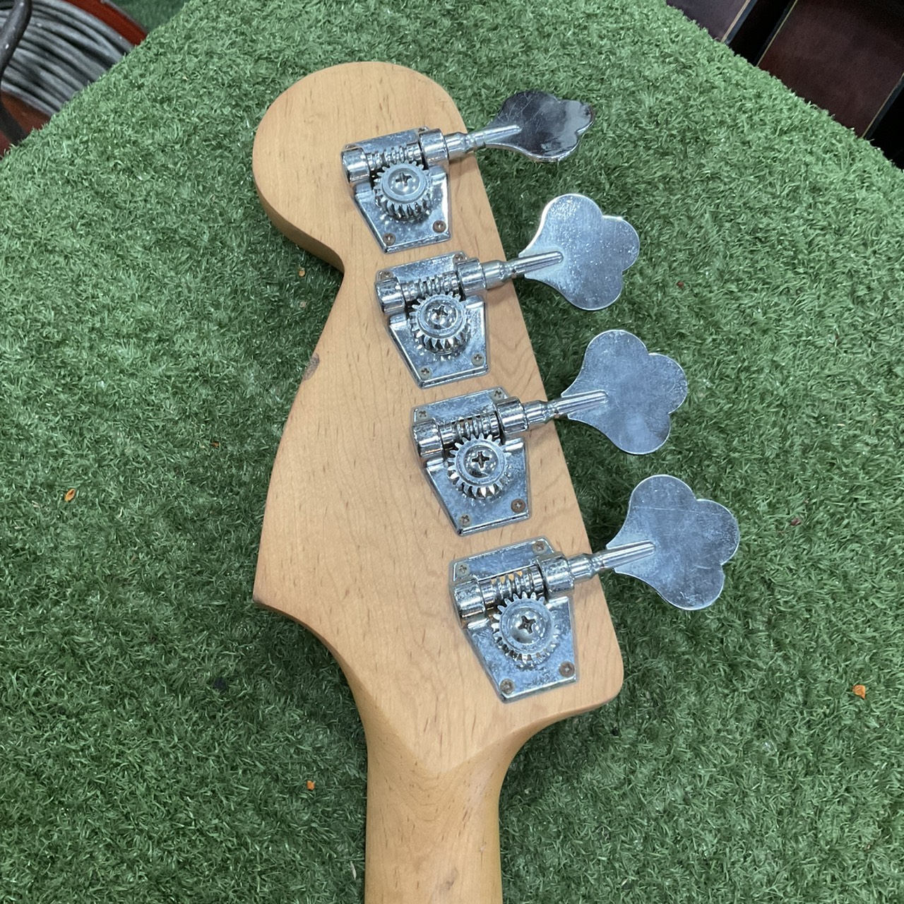 กีต้าร์เบส BUSKER'S