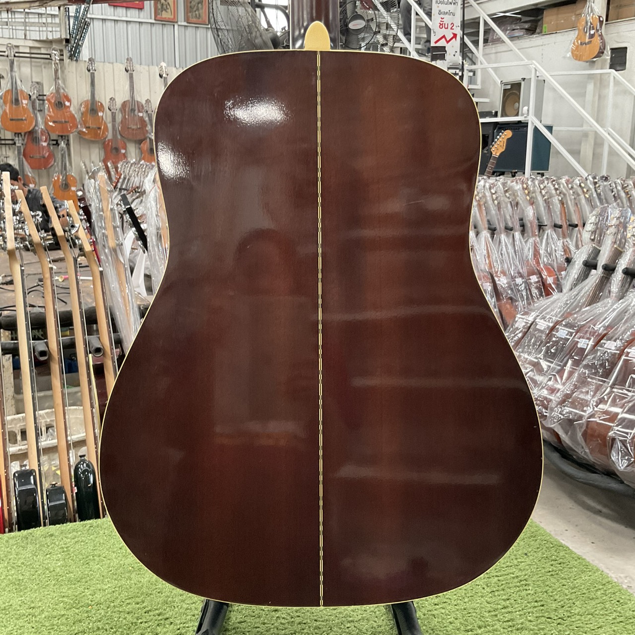 กีต้าร์โปร่งไฟฟ้า YAMAHA : FG-201B