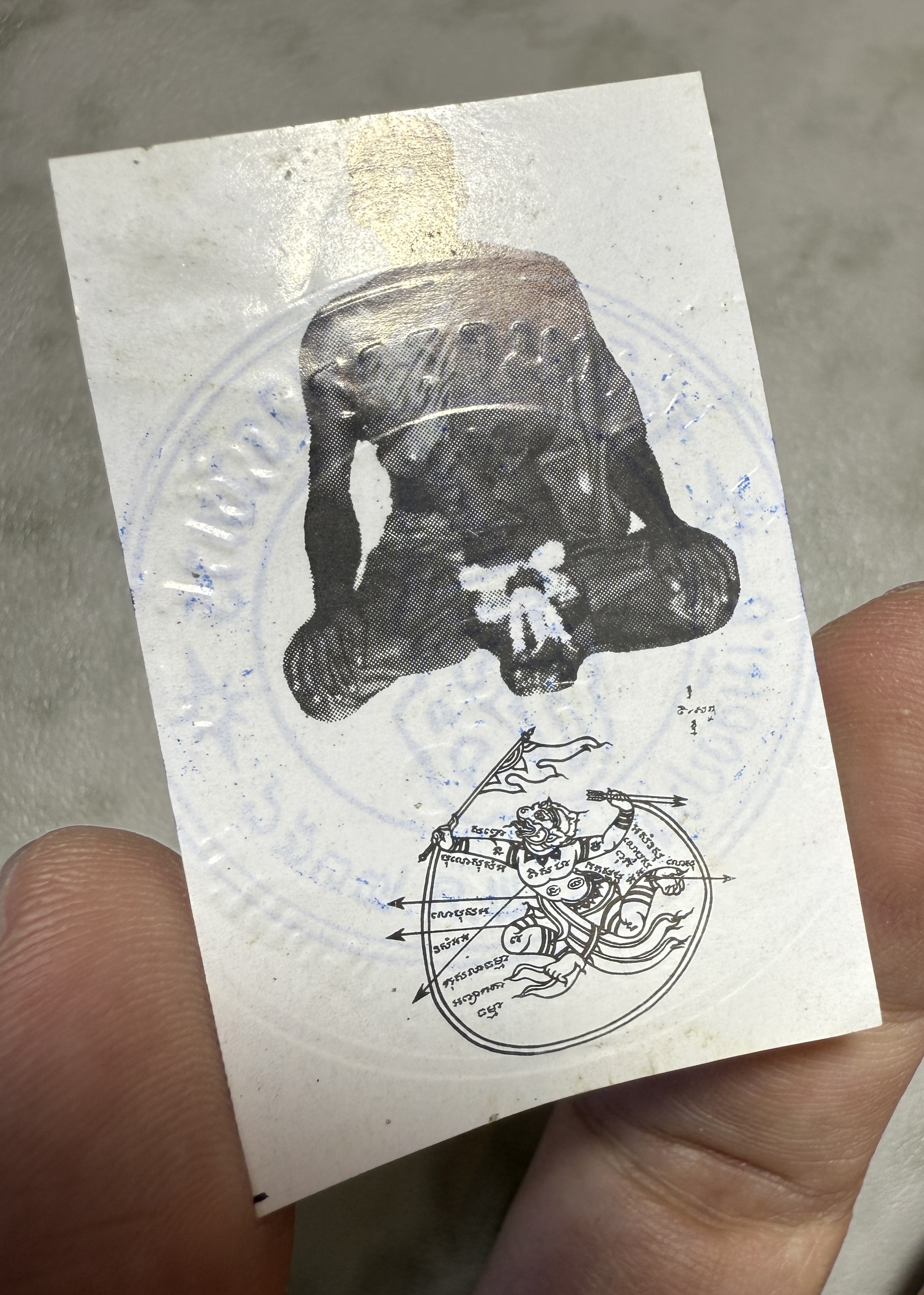 รูปถ่ายหลวงพ่อชำนาญ (รุ่น:หนุมานนำทัพชนะศึก,ตราวัดปั๊มนูน) Luang Por Chamnan Portrait. (series:hanuman leading the army to victory,temple’s embossed seal) SKU-04009