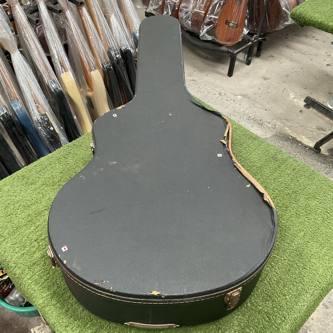 กล่องเคสกีต้าร์โปร่ง