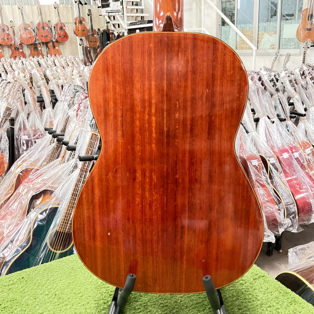 กีต้าร์คลาสสิค Abe Gut : 65A