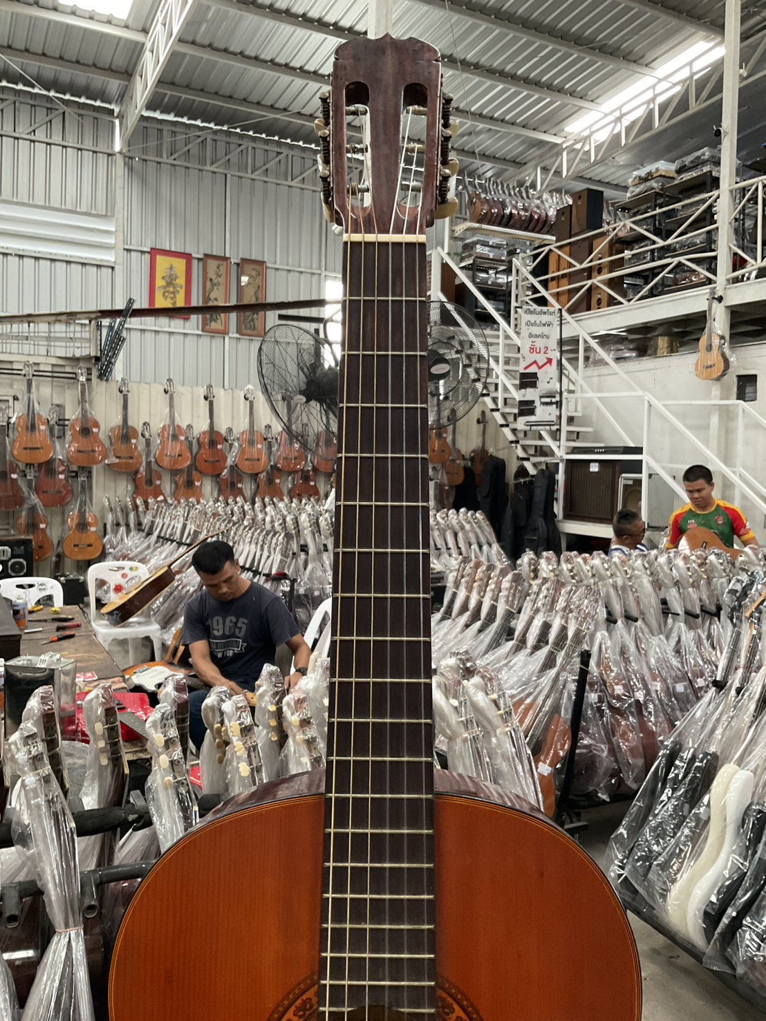 กีต้าร์คลาสสิค CLARK GUITAR : NO.10