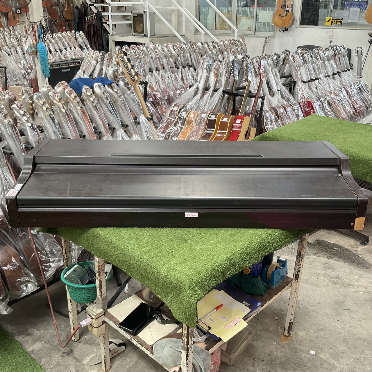 เปียโน YAMAHA : CLP-820 สินค้าไม่พร้อมใช้งาน (ต้องซ่อม)