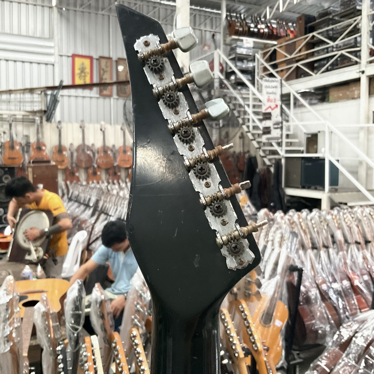 กีต้าร์ไฟฟ้า Birth : KY-01 สินค้าไม่พร้อมใช้งาน (ต้องซ่อม)