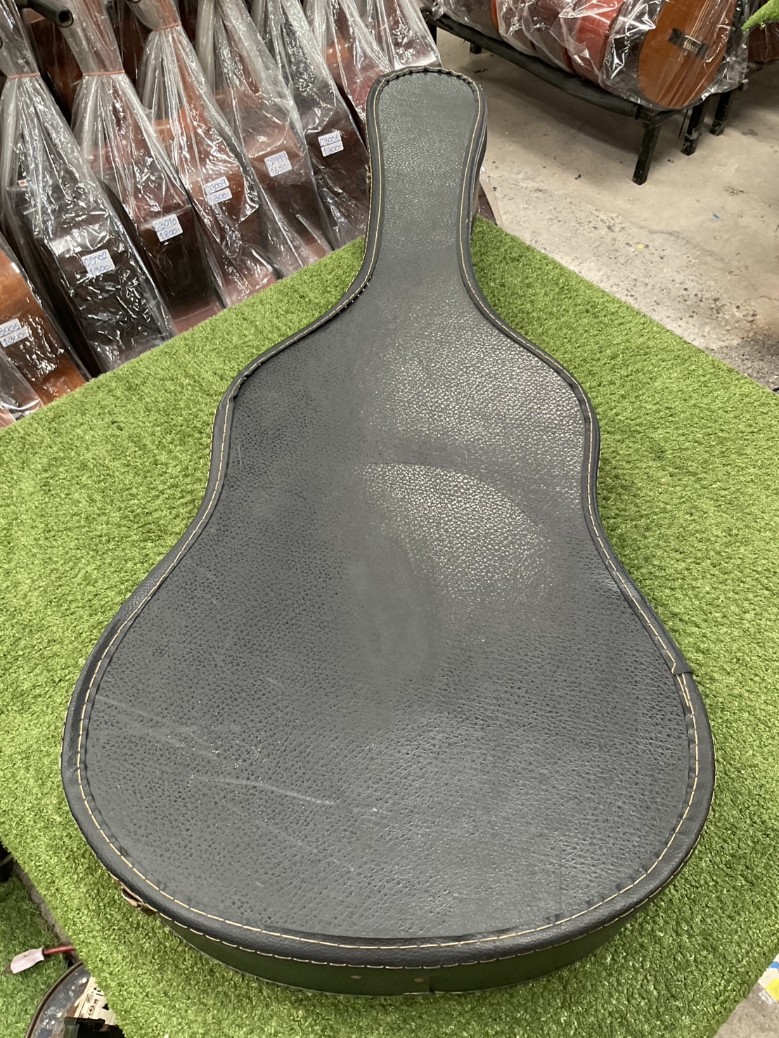 กล่องเคสกีต้าร์คลาสสิค