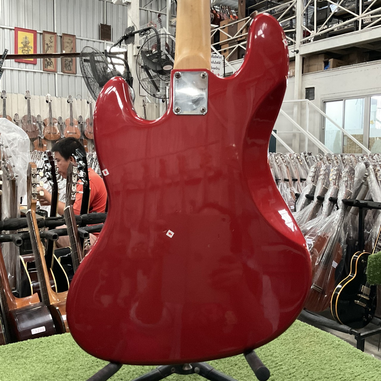 กีต้าร์เบส BUSKER'S