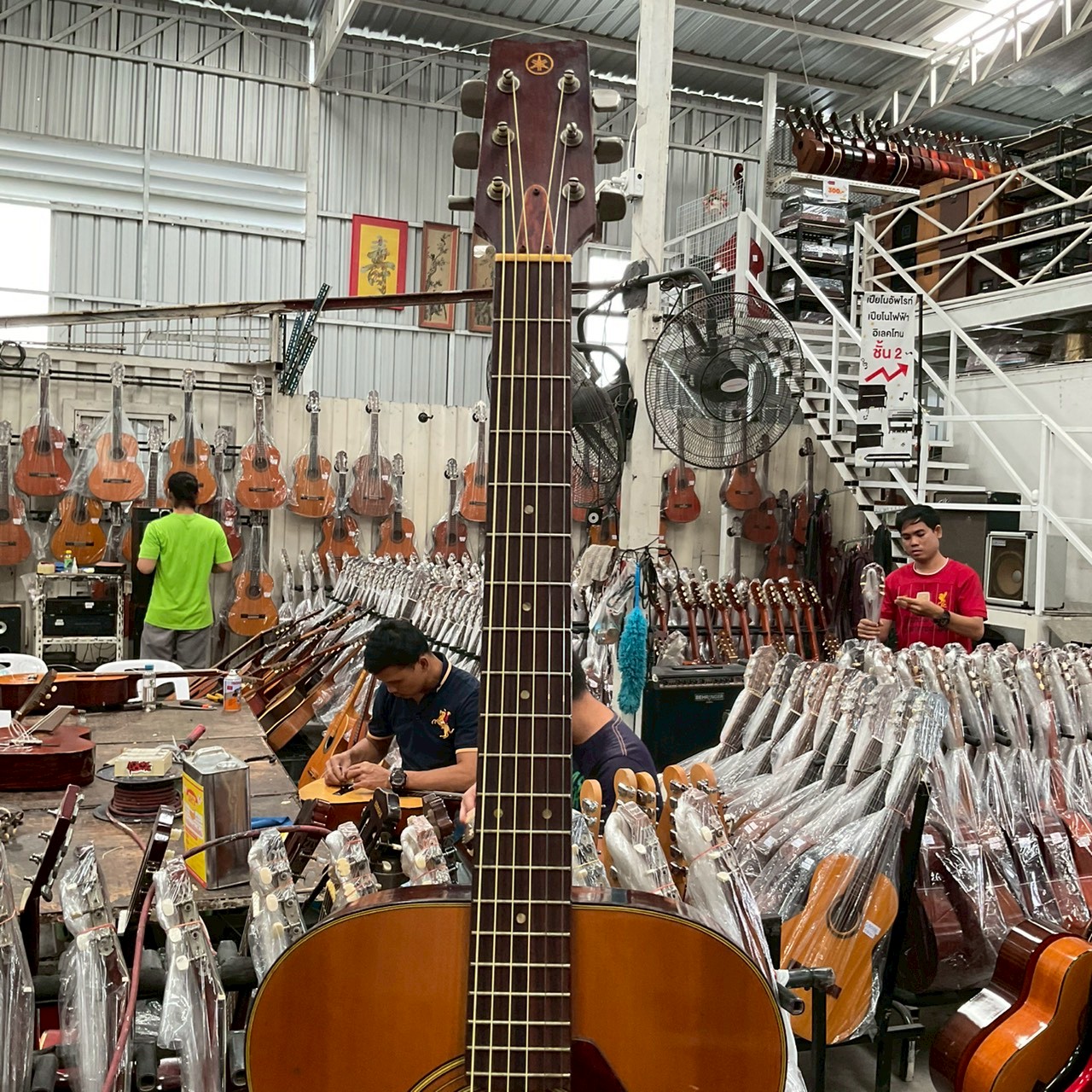 กีต้าร์โปร่ง YAMAHA : FG-130