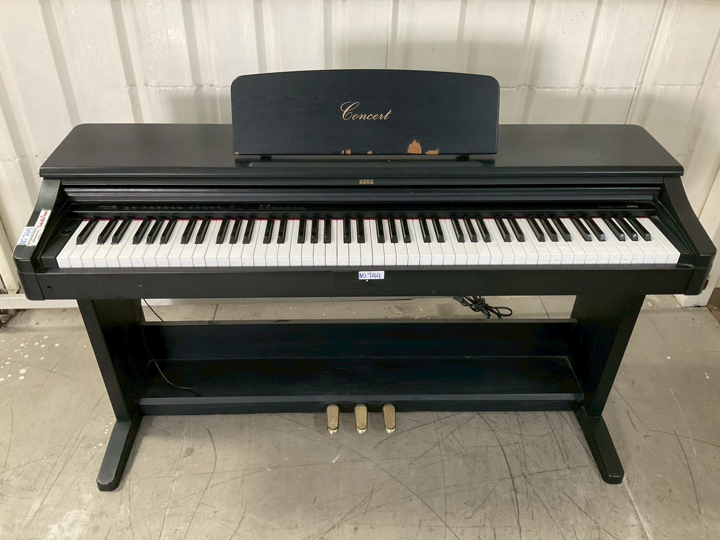 เปียโน KORG : Concert / C-35W สินค้าไม่พร้อมใช้งาน (ต้องซ่อม)