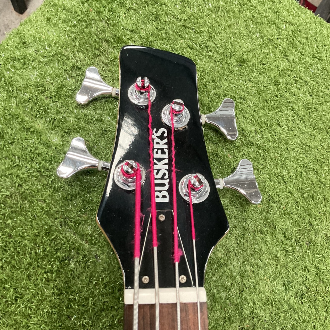กีต้าร์เบส BUSKER'S