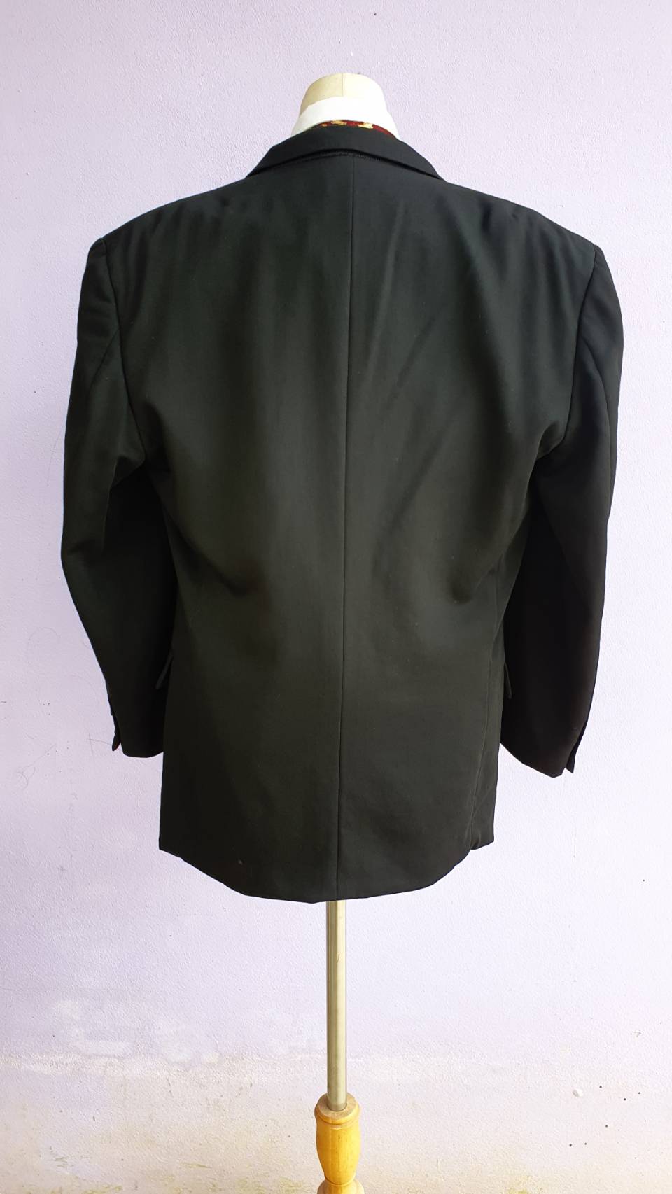Suit C0013 เสื้อสูท สีดำ มือสอง แบรนด์ FARIANI อก 44 นิ้ว