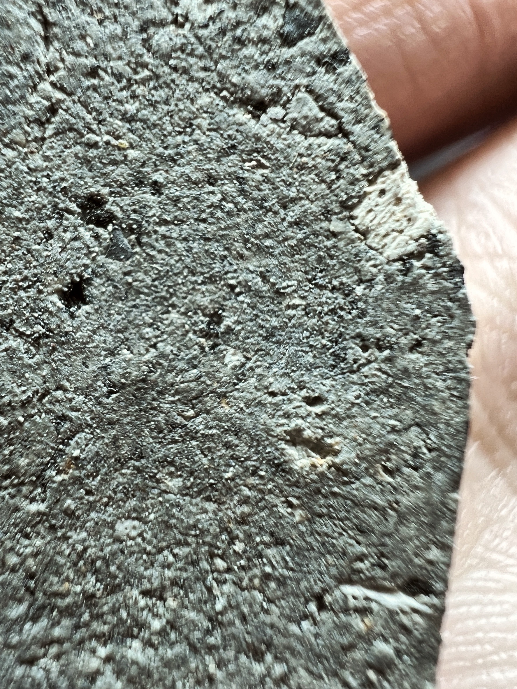 พระขุนแผนผงพิเศษ (พิมพ์ร่ายเวทย์เสกสามกุมาร,โค้ดพิเศษ) Mystic Powder Khun Phaen. (three Kuman Thong spellcasting style,special code) SKU-03987