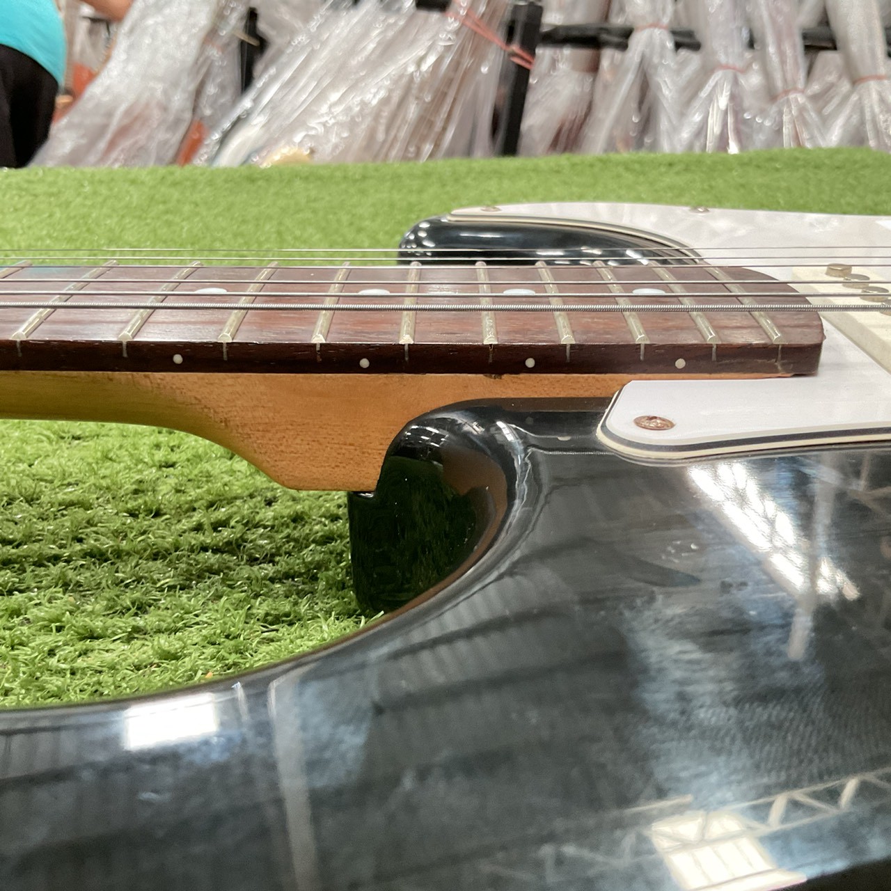 กีต้าร์ไฟฟ้า PHOTO GENIC