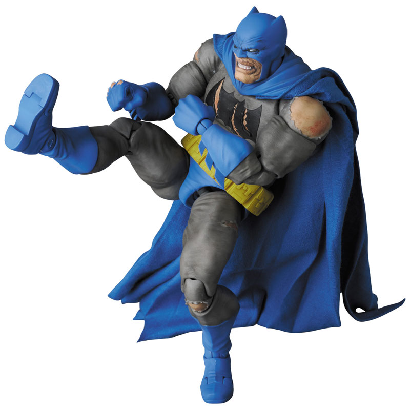MAFEX No.119 MAFEX BATMAN (TDKR: The Dark Knight Triumphant)(Pre-order)