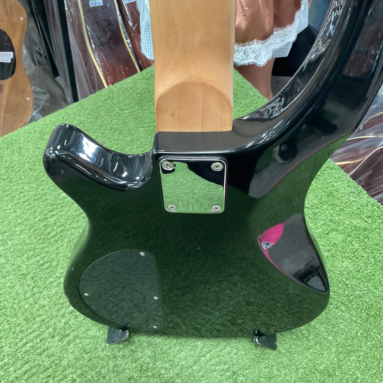 กีต้าร์เบส BUSKER'S