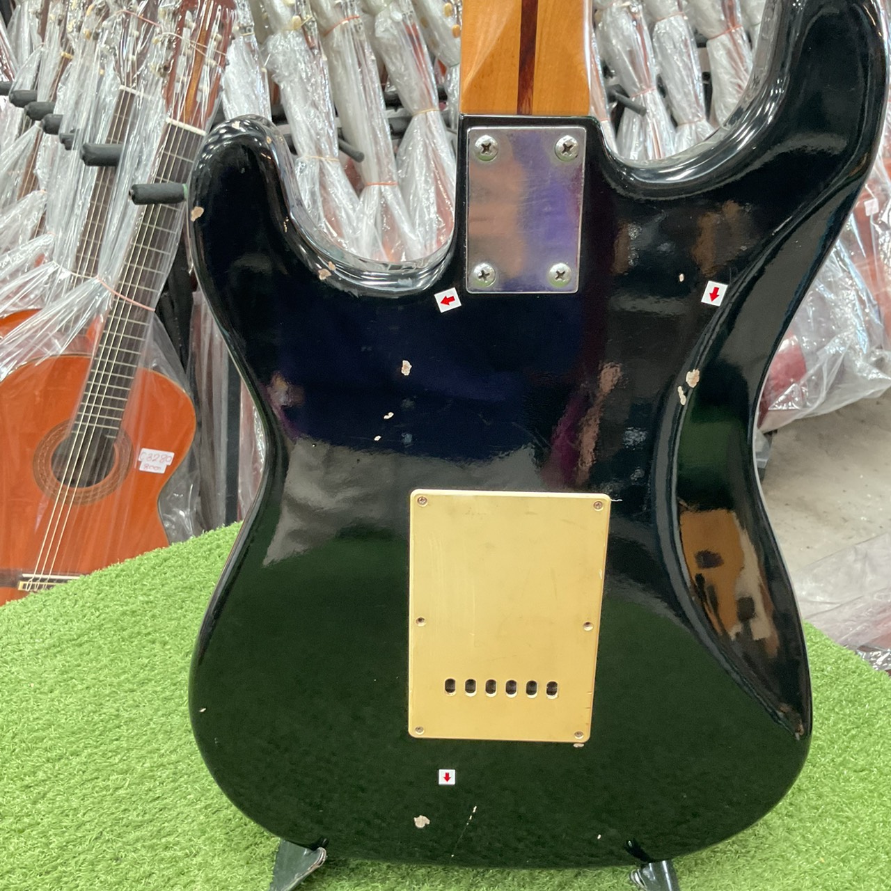 กีต้าร์ไฟฟ้า Maison