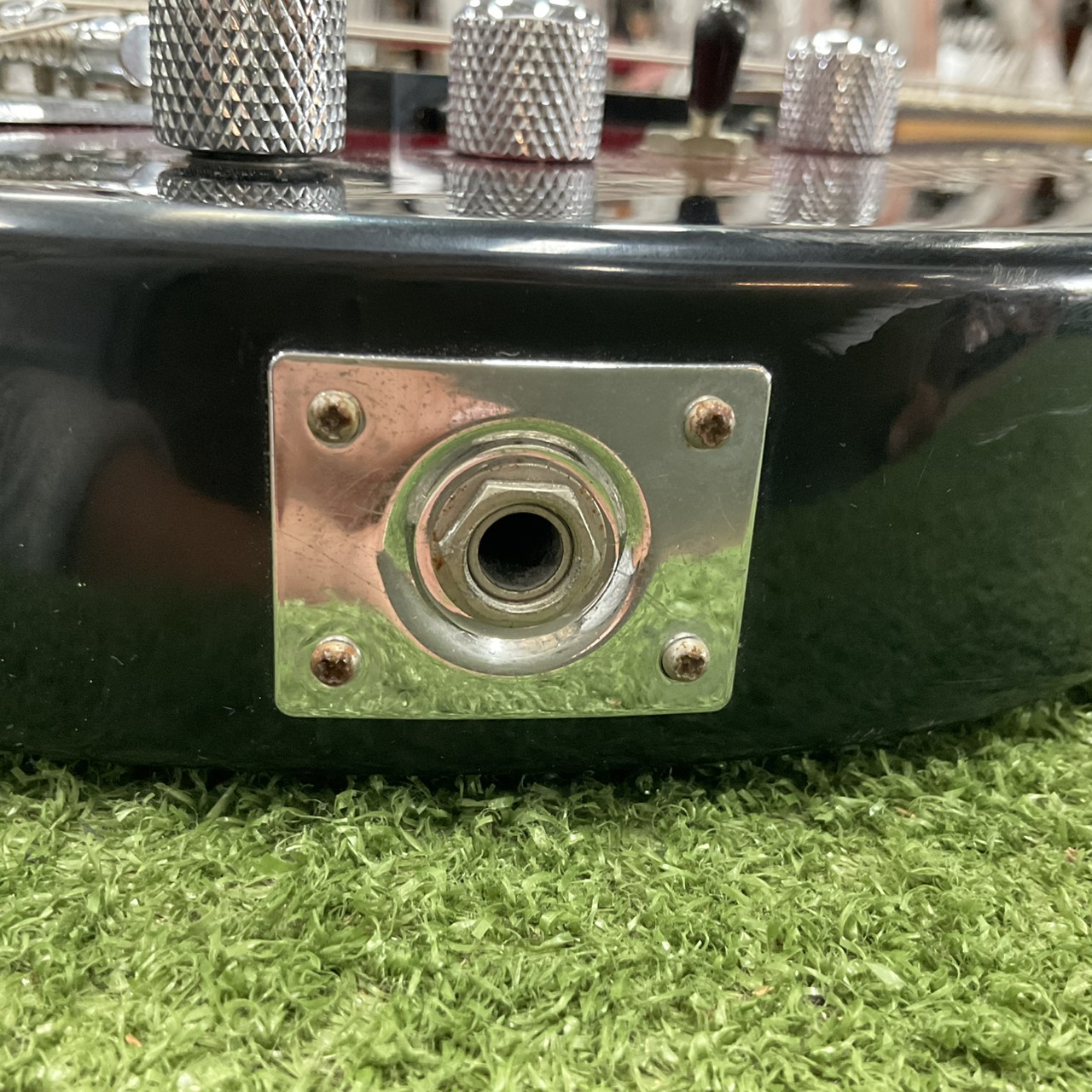 กีต้าร์เบส R