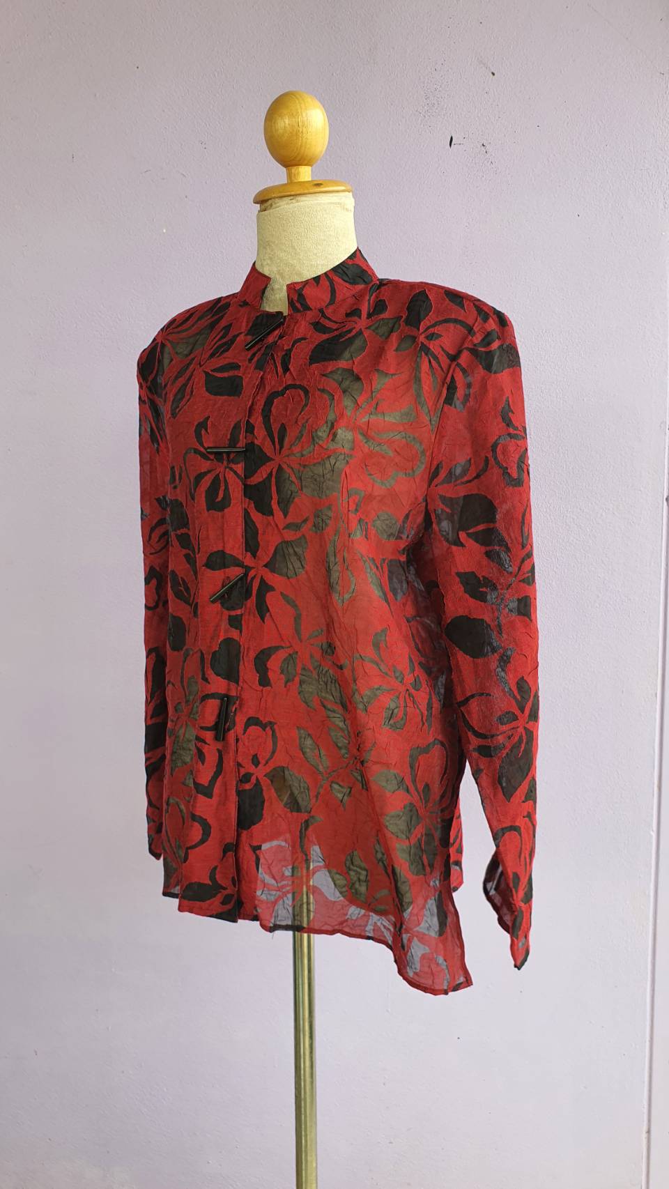 FF02834 เสื้อผ้ามือสอง สีแดง แบรนด์ DRAPERS &DAMON'S อก 46 นิ้ว