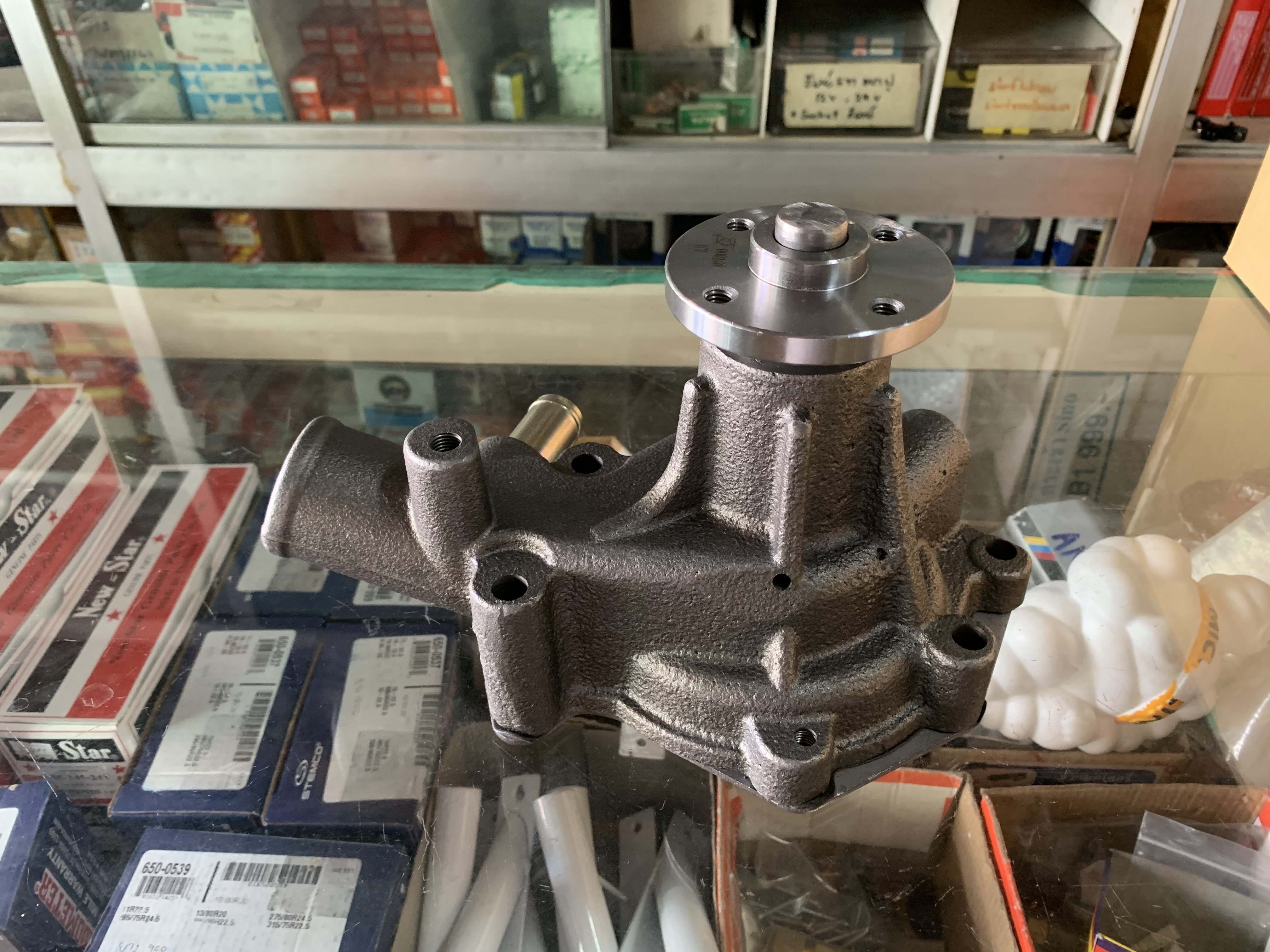 ปั๊มน้ำ ISUZU NPR115 NKR 4BE1 4BD1 4BA1
