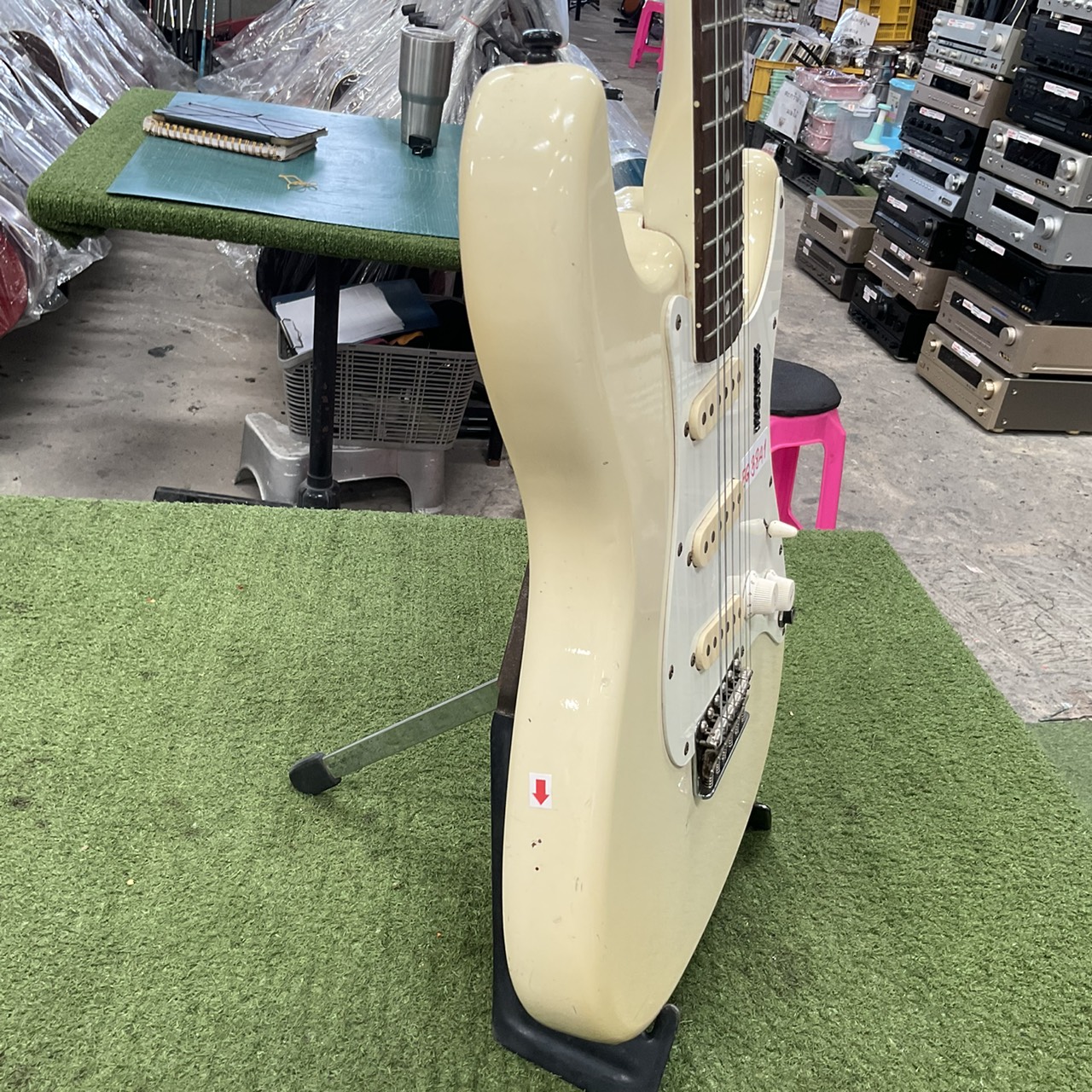 กีต้าร์ไฟฟ้า YAMAHA : Shouter SH-01 - ร้านเครื่องดนตรีมือสอง