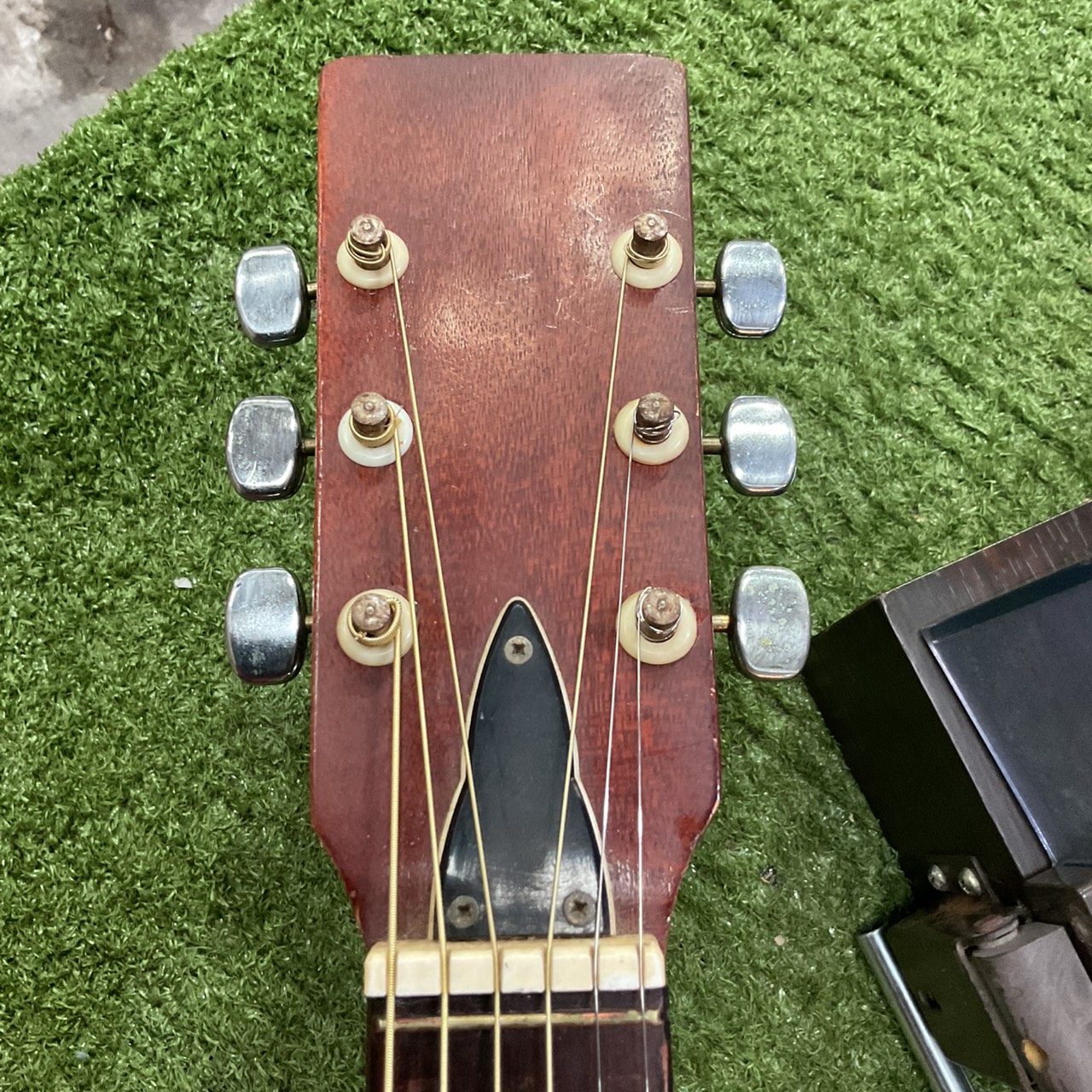 กีต้าร์โปร่ง Muse