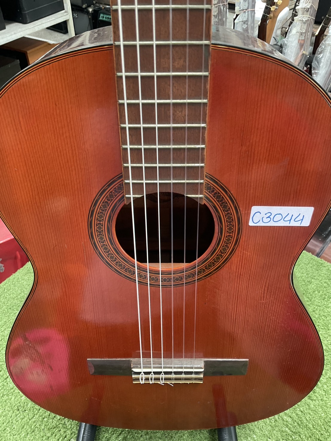 กีต้าร์คลาสสิค YAMAHA : G-70D