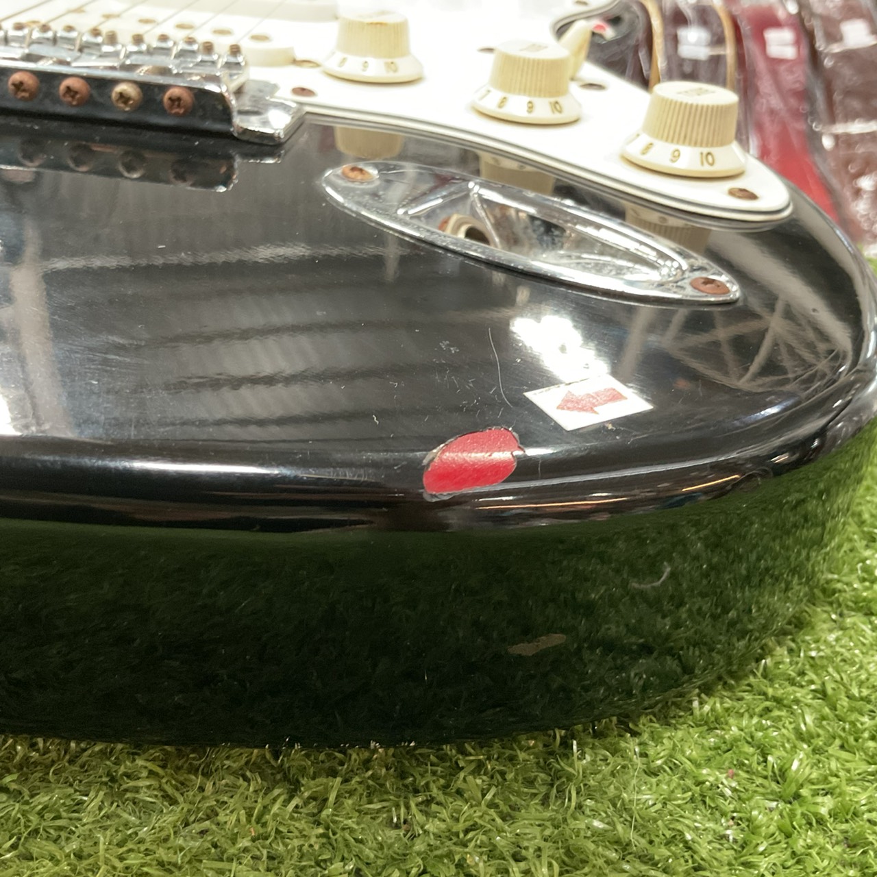 กีต้าร์ไฟฟ้า ยี่ห้อตามภาพ