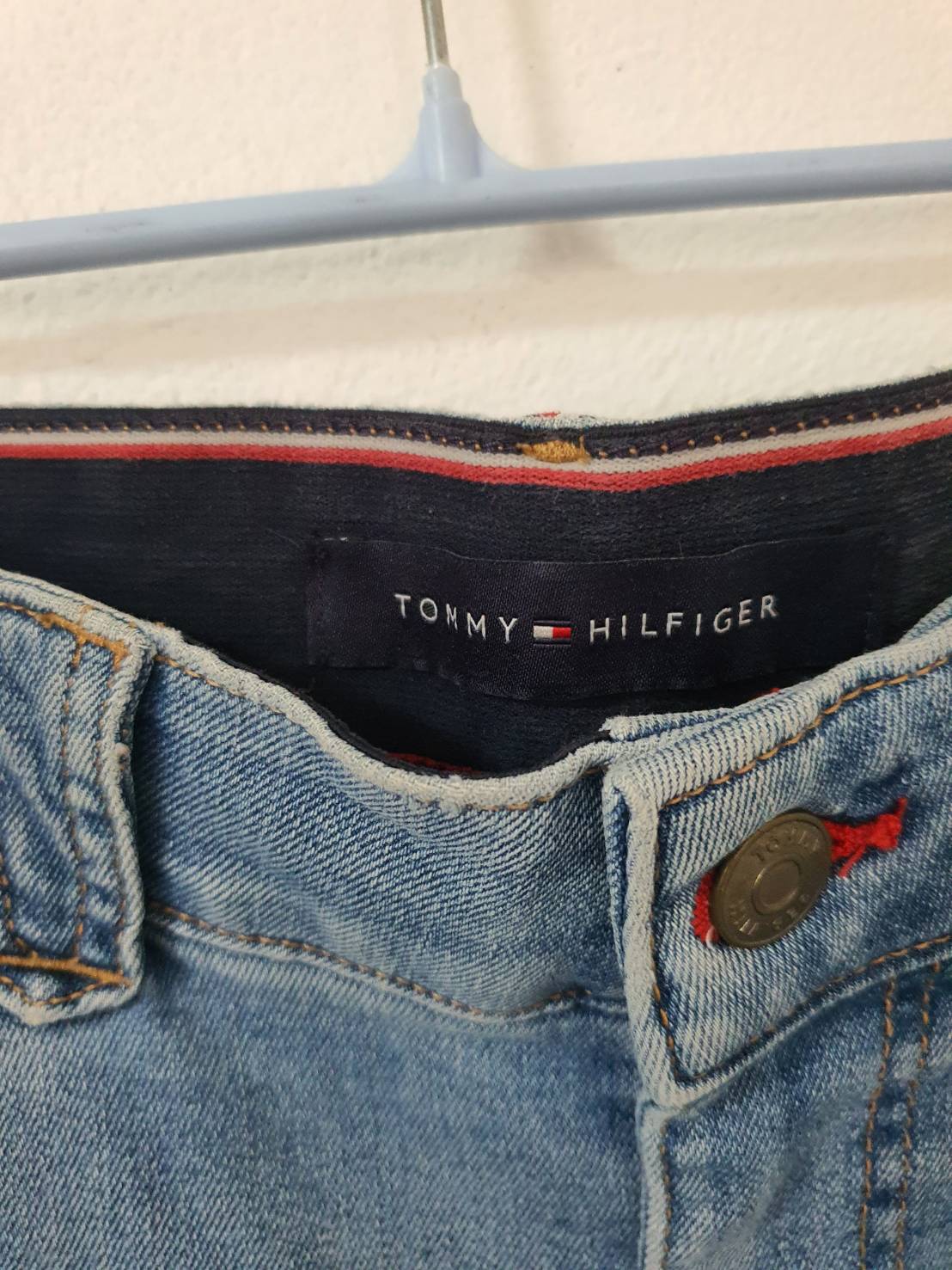 FF06267 กางเกงยีนส์มือสอง ฟอกนิ่ม แบรนด์ TOMMY HILFGER เอว 30-32 นิ้ว