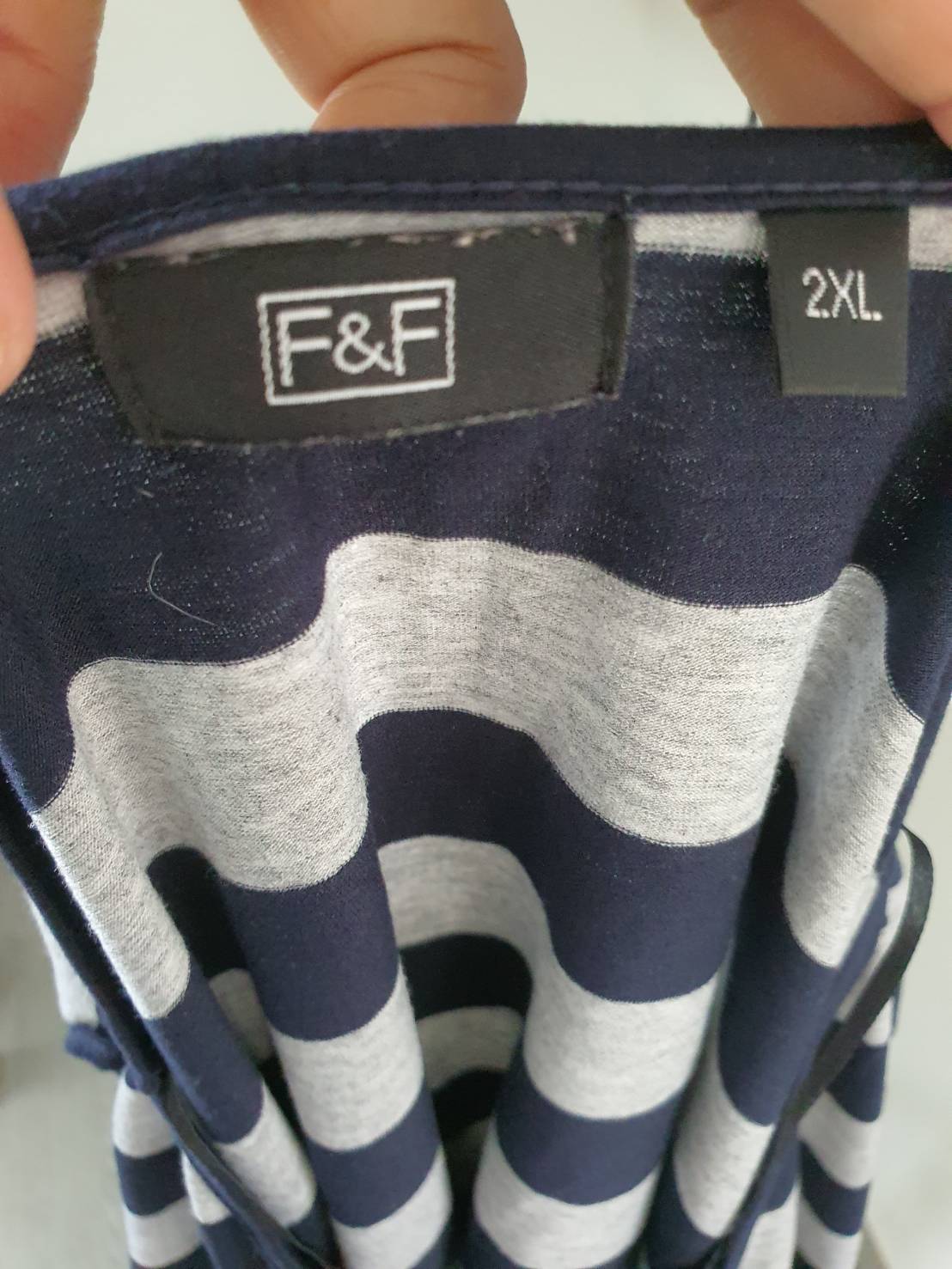 FF06037 เสื้อแฟชั่น มือสอง สีเทาลายทาง F&F