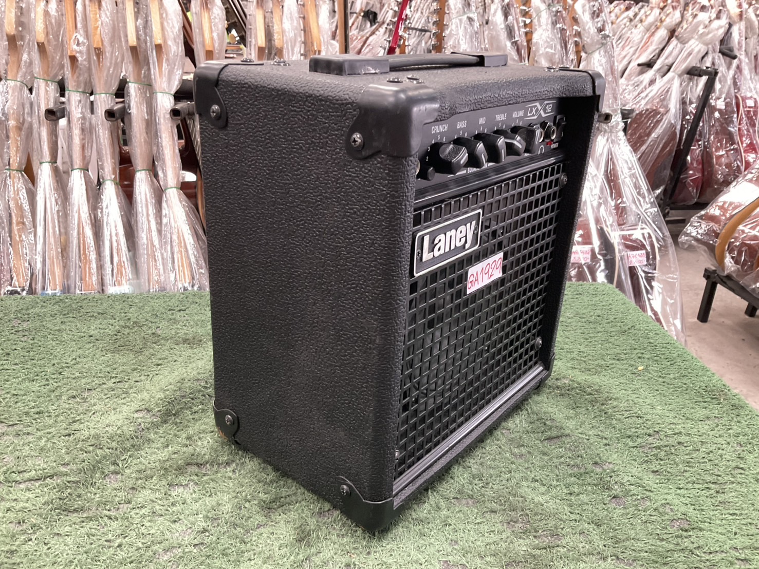 แอมป์กีต้าร์ Laney : LX12