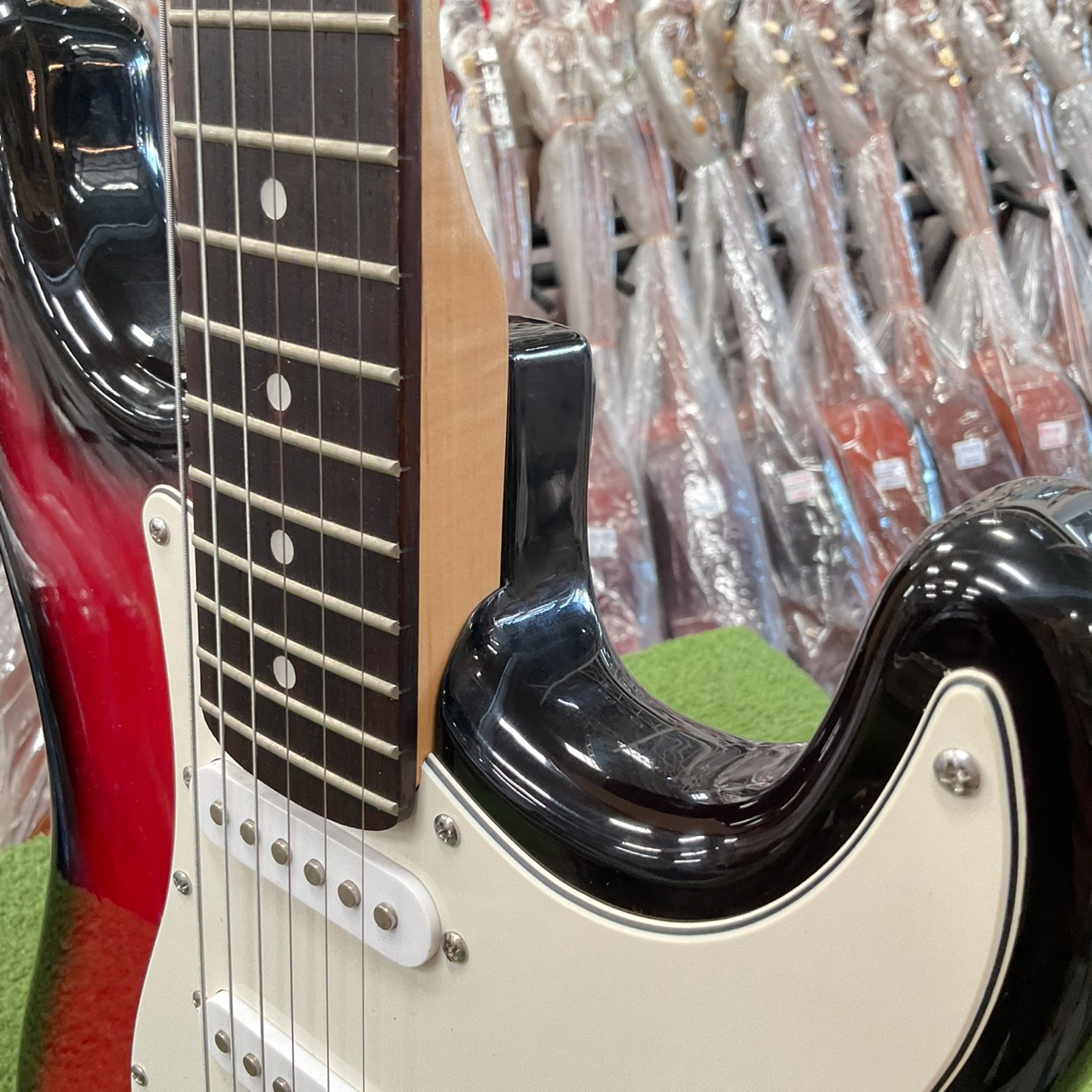 กีต้าร์ไฟฟ้า SELDER